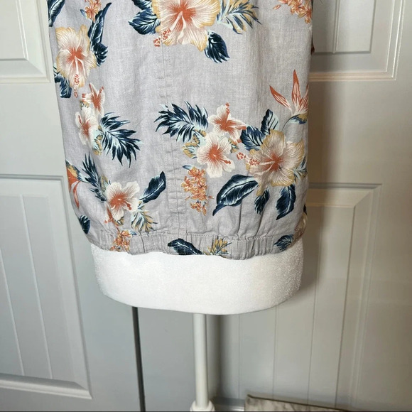 Vanilla Star Grey Tropical Print Button Down Tie Front Sleeveless top, Large - Picture 4 of 12